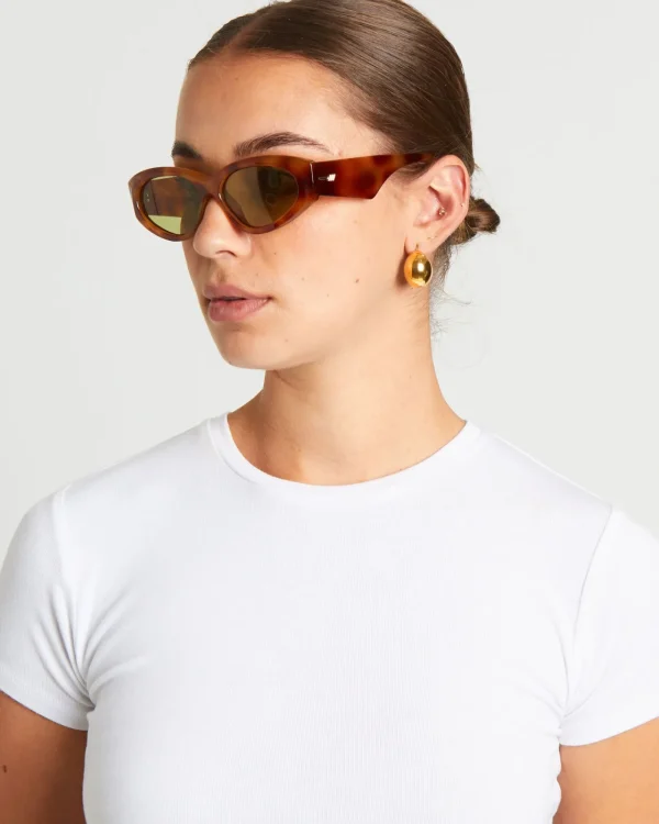 Store LE SPECS Under Wraps Sunglasses In Vintage Tort/Olive Mono