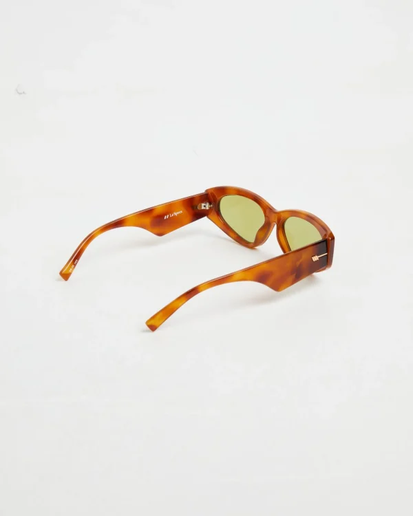 Store LE SPECS Under Wraps Sunglasses In Vintage Tort/Olive Mono
