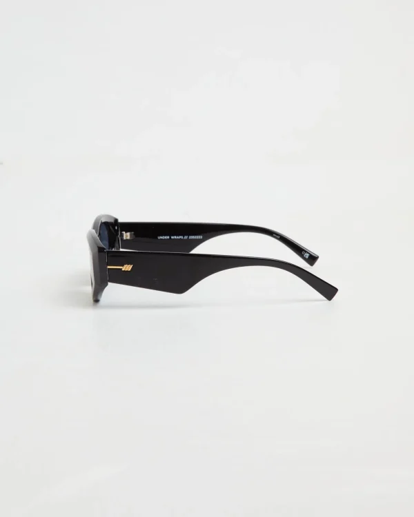 Discount LE SPECS Under Wraps Sunglasses In Black/Smoke Mono