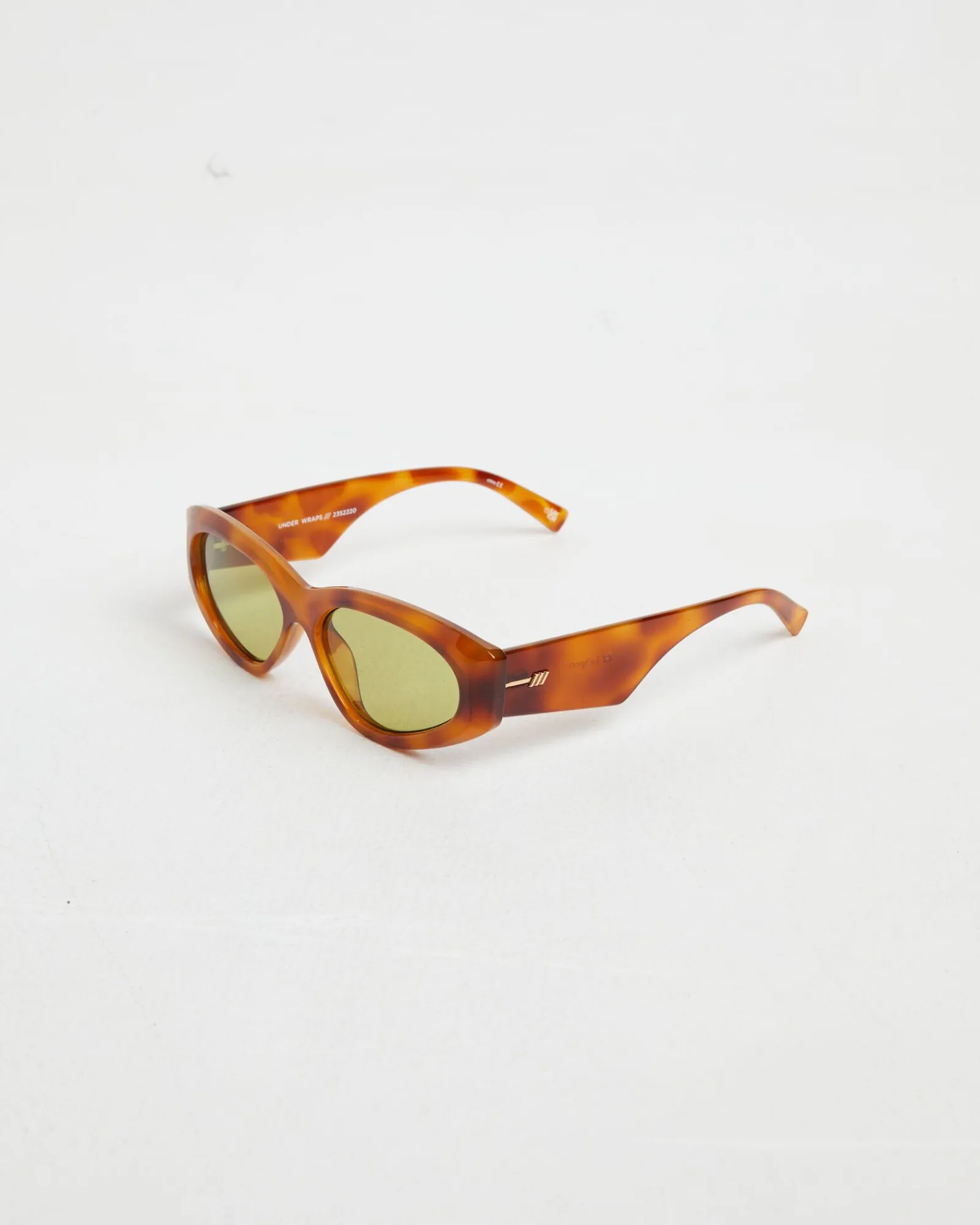 under_wraps_sunglasses_in_4-1.webp Store LE SPECS Under Wraps Sunglasses In Vintage Tort/Olive Mono
