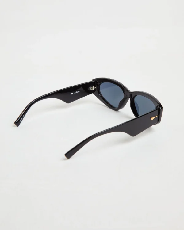 Discount LE SPECS Under Wraps Sunglasses In Black/Smoke Mono